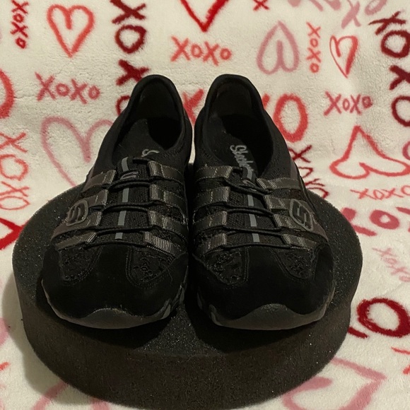 Skechers Women's Black and Gray Sneakers - Picture 2 of 7